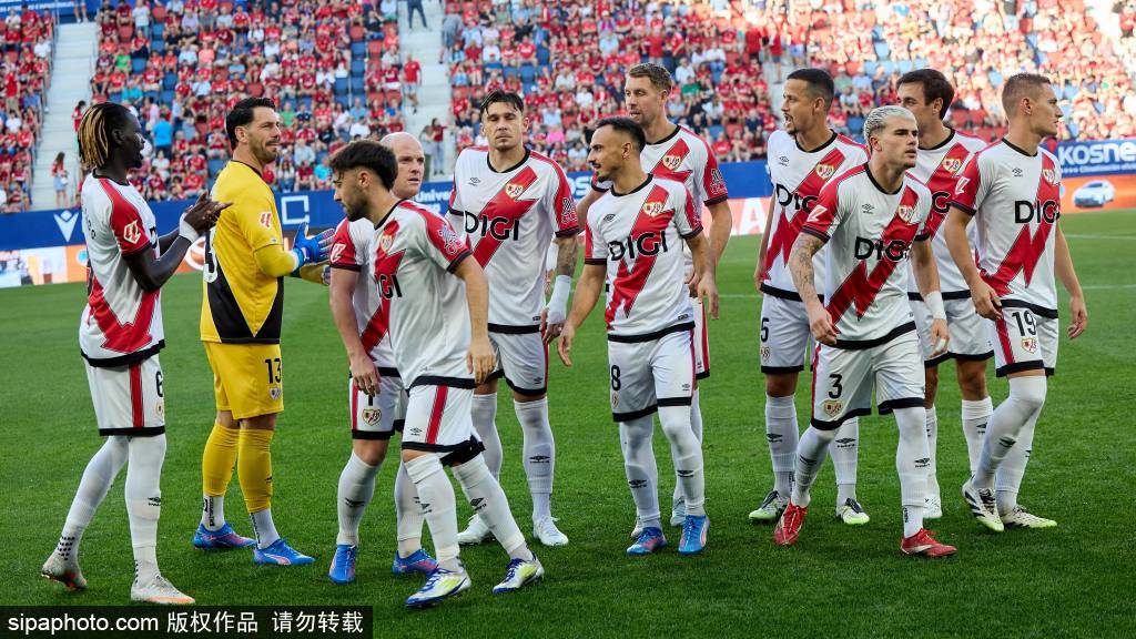 西甲第7轮:雷奥瓦莱卡诺与塞维利亚鏖战无果,谁能打破僵局?